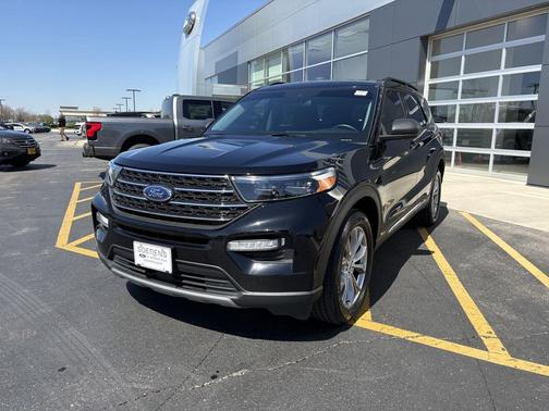 AGATE BLACK METALLIC 2022 Ford Explorer XLT