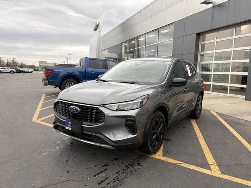 CARBONIZED GRAY METALLIC 2025 Ford Escape Active