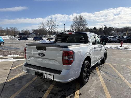 SPACE WHITE METALLIC 2026 Ford Maverick Lobo Standard