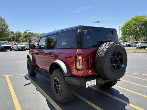 RUBY RED MET TNTD CLEARCOAT 2026 Ford Bronco Badlands