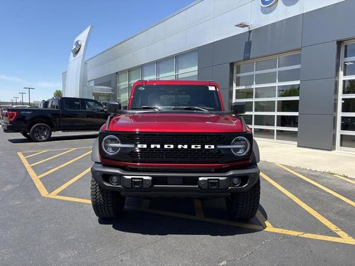 RUBY RED MET TNTD CLEARCOAT 2026 Ford Bronco Badlands