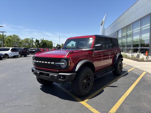 RUBY RED MET TNTD CLEARCOAT 2026 Ford Bronco Badlands