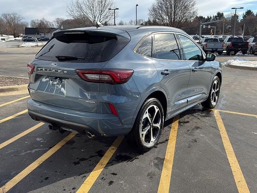 2026 Ford Escape ST-Line Elite