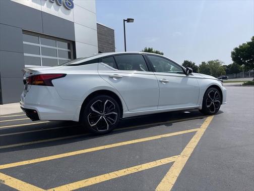 2023 Nissan Altima SR Intelligent AWD