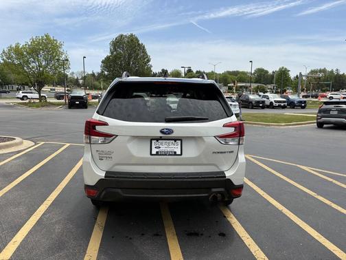 Crystal White Pearl 2024 Subaru Forester Premium