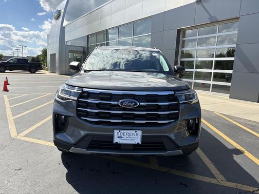 Carbonized Gray Metallic 2026 Ford Explorer Active