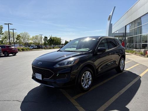 AGATE BLACK METALLIC 2021 Ford Escape SE