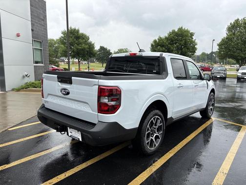 SPACE WHITE METALLIC 2026 Ford Maverick Lariat