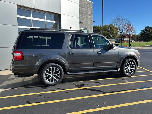 Magnetic 2017 Ford Expedition EL XLT
