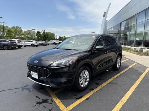 AGATE BLACK METALLIC 2022 Ford Escape SE