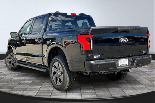 2025 Ford F-150 Lightning Flash