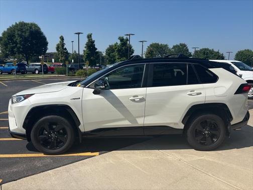 2020 Toyota RAV4 Hybrid SE