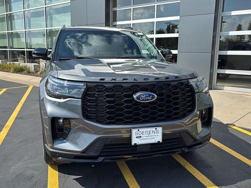 Carbonized Gray Metallic 2026 Ford Explorer ST-Line