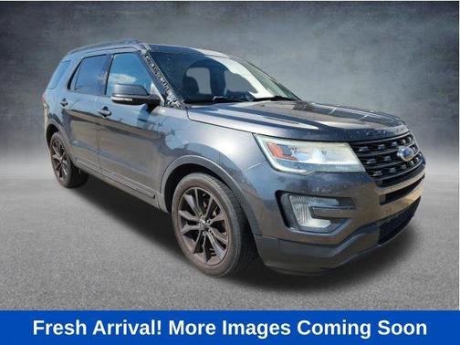 Magnetic Metallic 2017 Ford Explorer XLT