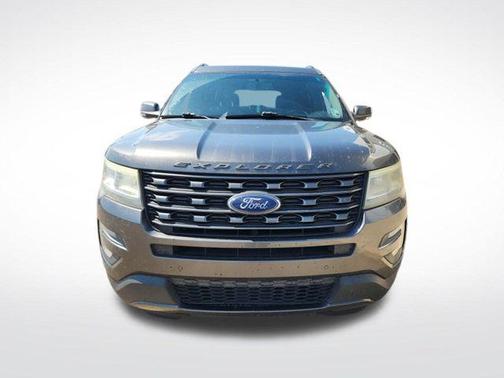 Magnetic Metallic 2017 Ford Explorer XLT