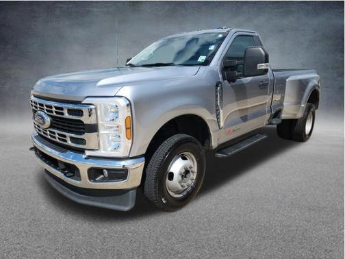 Iconic Silver Metallic 2024 Ford F-350 XLT