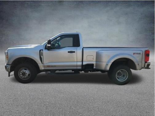 Iconic Silver Metallic 2024 Ford F-350 XLT