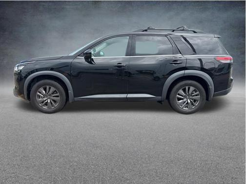 Super Black 2022 Nissan Pathfinder SV 2WD