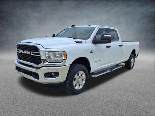 Bright White Clearcoat 2023 RAM 2500 Big Horn Crew Cab 4x4 8' Box