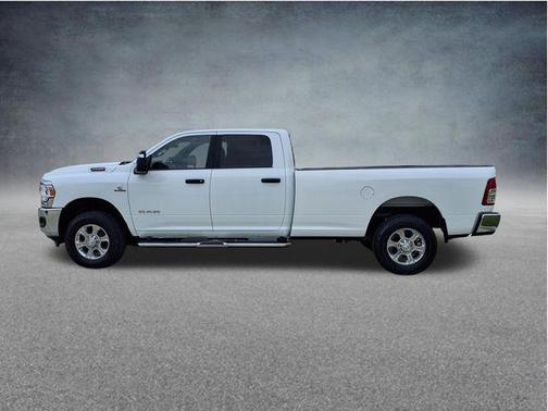 Bright White Clearcoat 2023 RAM 2500 Big Horn Crew Cab 4x4 8' Box