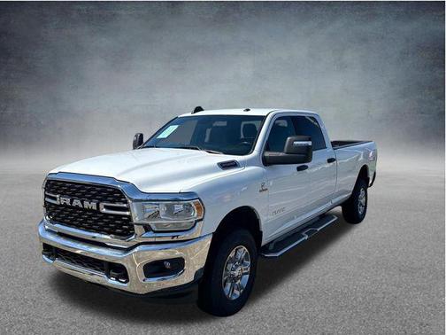 Bright White Clearcoat 2023 RAM 2500 Big Horn Crew Cab 4x4 8' Box