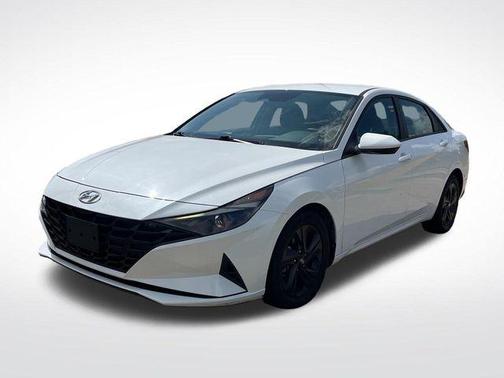 Quartz White 2022 Hyundai ELANTRA SEL