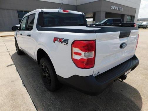 Oxford White 2025 Ford Maverick XLT