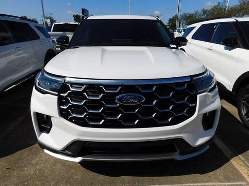 2025 Ford Explorer Platinum