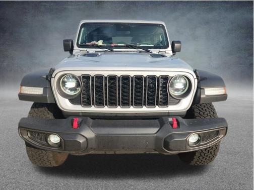 Silver Zynith Clearcoat 2024 Jeep Wrangler Rubicon