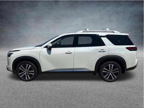 Pearl White Tricoat 2024 Nissan Pathfinder Platinum 4WD