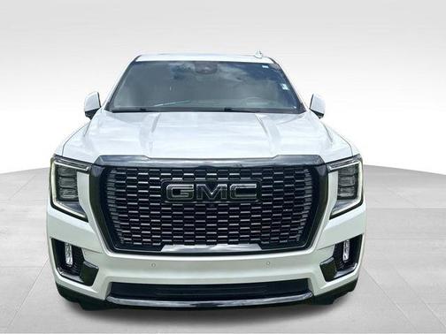 White Frost Tricoat 2023 GMC Yukon XL Denali Ultimate