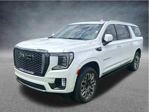White Frost Tricoat 2023 GMC Yukon XL Denali Ultimate