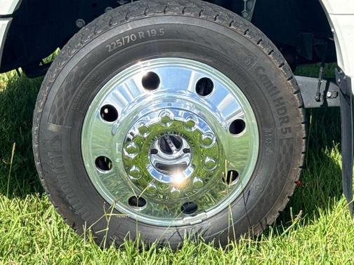 Star White Metallic Tri-Coat 2025 Ford F-450 Platinum