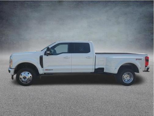 Star White Metallic Tri-Coat 2025 Ford F-450 Platinum