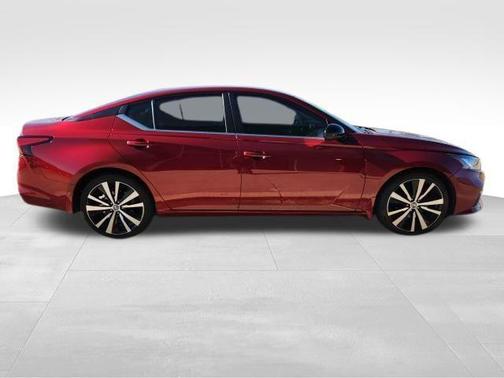 2021 Nissan Altima SR FWD