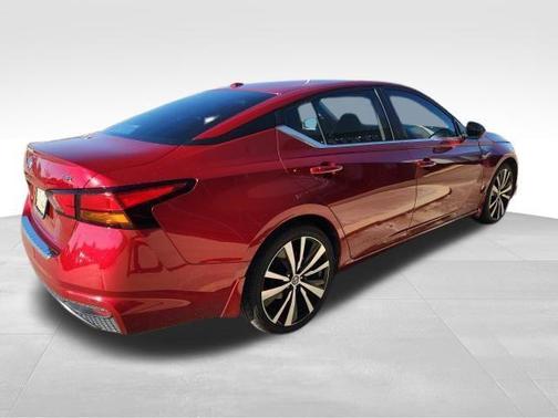2021 Nissan Altima SR FWD