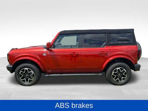 Hot Pepper Red Metallic Tinted Clearcoat 2023 Ford Bronco Outer Banks