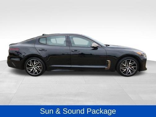 2022 Kia Stinger GT-Line