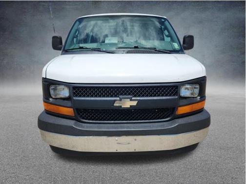 Summit White 2017 Chevrolet Express 2500 Work Van
