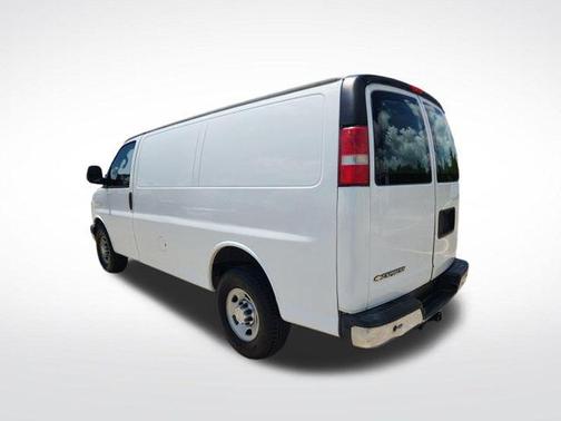 Summit White 2017 Chevrolet Express 2500 Work Van