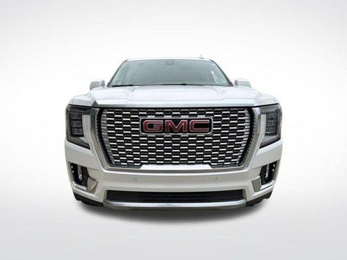 White Frost Tricoat 2022 GMC Yukon Denali