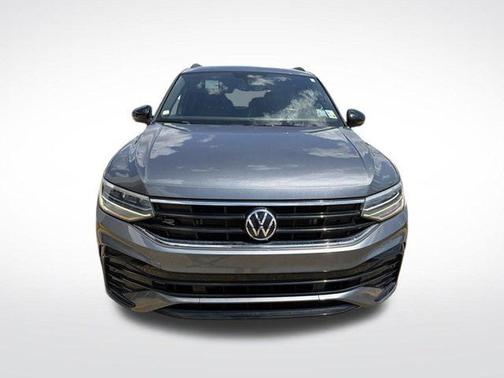 Platinum Gray Metallic 2023 Volkswagen Tiguan 2.0T SE R-Line Black