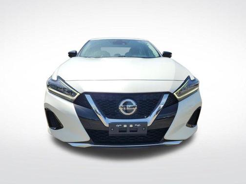 Pearl White Tricoat 2022 Nissan Maxima SV Xtronic CVT
