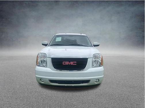 Summit White 2014 GMC Yukon XL 1500 SLT