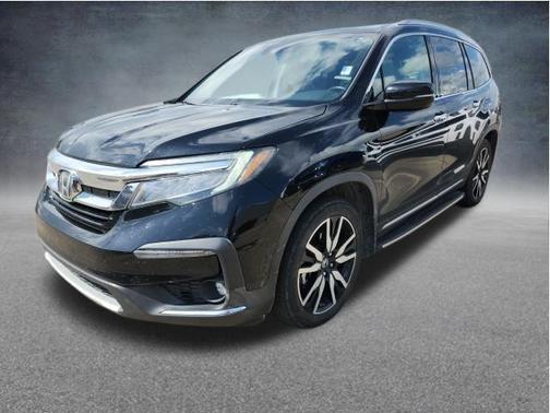 Crystal Black Pearl 2021 Honda Pilot Touring 8-Passenger