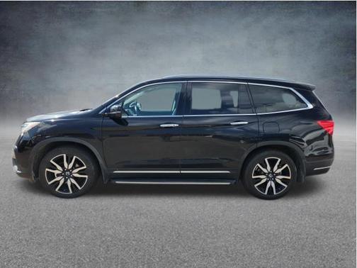 Crystal Black Pearl 2021 Honda Pilot Touring 8-Passenger