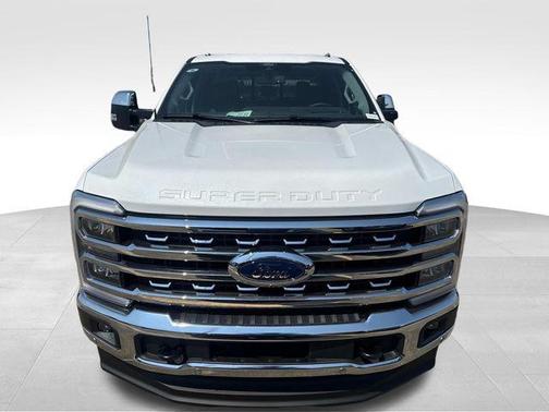 Star White Metallic Tri-Coat 2026 Ford F-250 Lariat