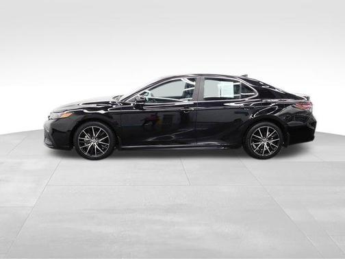 2024 Toyota Camry Hybrid SE