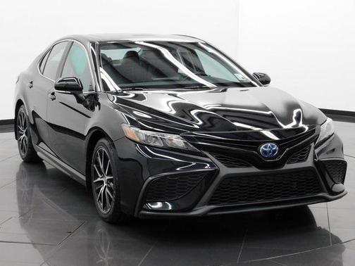 2024 Toyota Camry Hybrid SE