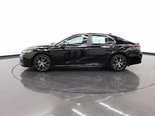 2024 Toyota Camry Hybrid SE